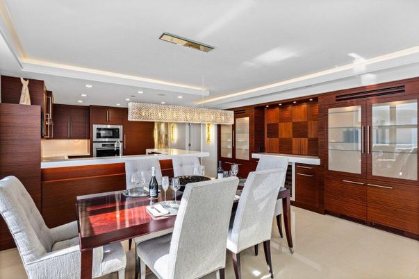 Dining room, Interior, Kitchen, Pendant Lights, Recessed Lighting, Stainless Steel Appliances
