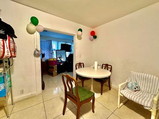 Dining room, Interior