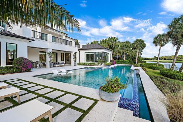 Exterior, Pool, Water