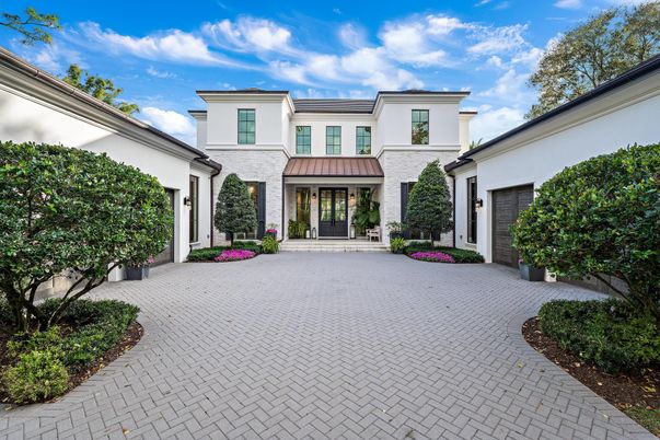 Attached, Exterior, Facade, Mediterranean