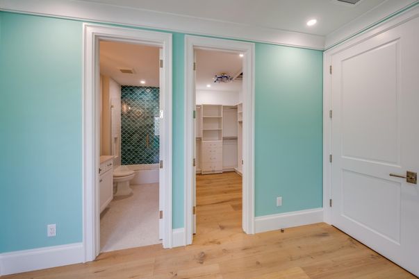 Bathroom, Interior, Recessed Lighting, Wood Texture Flooring