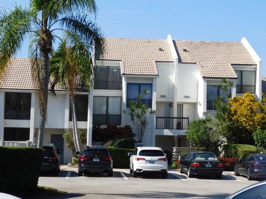 Exterior, Facade, Spanish Mediterranean