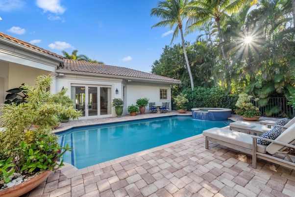 Exterior, Pool