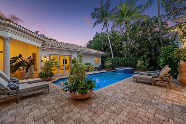 Exterior, Pool