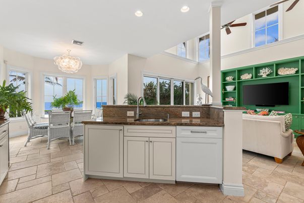 Chandelier, Dining room, Interior, Living room, Recessed Lighting
