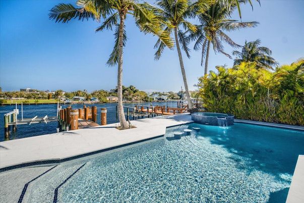 Exterior, Lake, Pool
