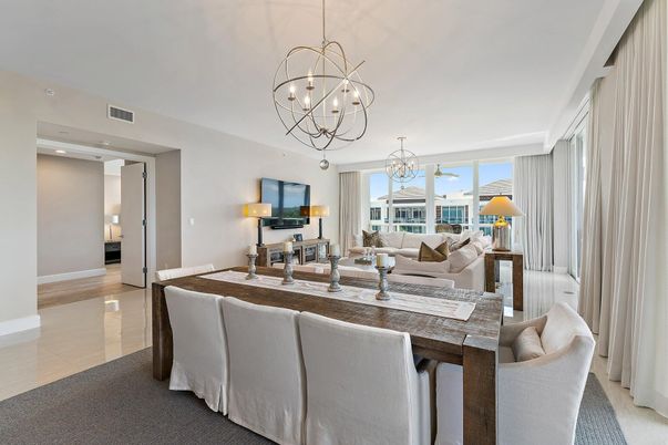 Chandelier, Dining room, Interior, Living room, Pendant Lights