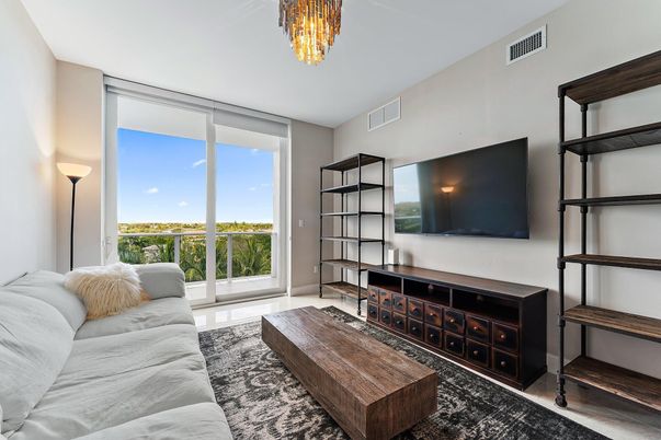 Chandelier, Interior, Living room