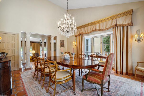 Chandelier, Dining room, Interior