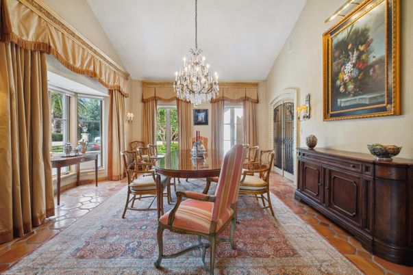 Chandelier, Dining room, Interior