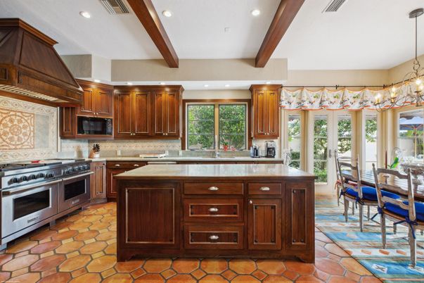 Chandelier, Dining room, Interior, Kitchen, Pendant Lights, Recessed Lighting, Stainless Steel Appliances, Wooden Beams