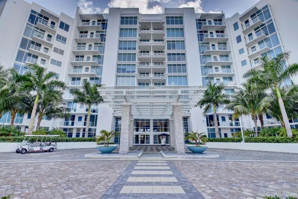 Exterior, Facade, Condo Building