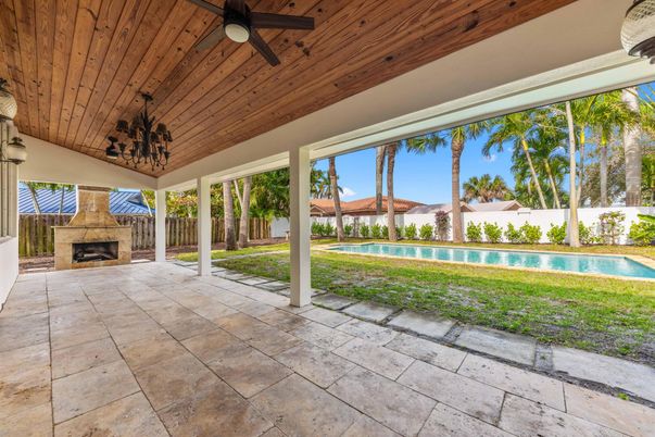 Exterior, Fireplace, Pool