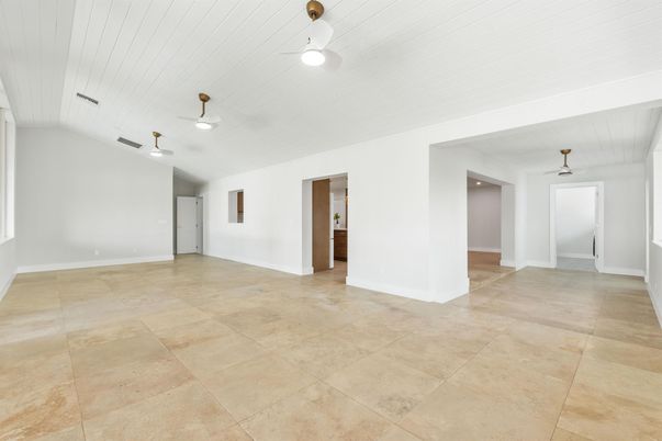 Empty room, Interior, Pendant Lights