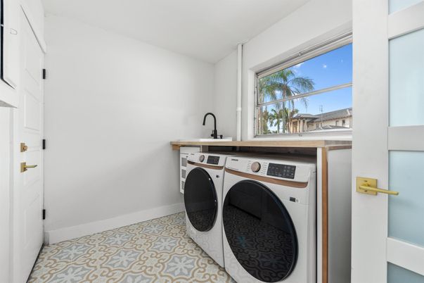 Interior, Washer
