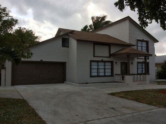 Attached, Exterior, Facade, Modern