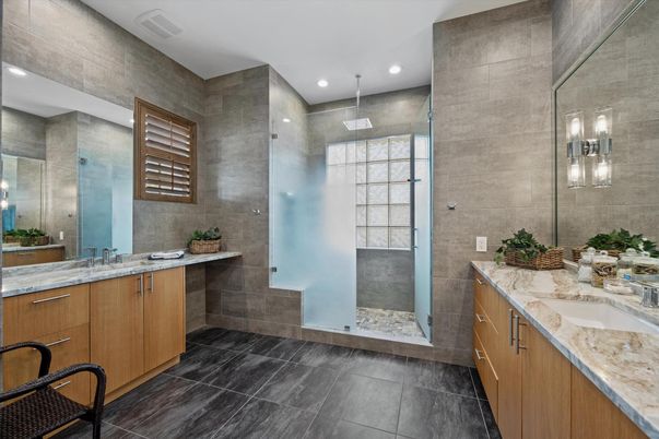 Bathroom, Dual Sink Vanities, Interior, Recessed Lighting