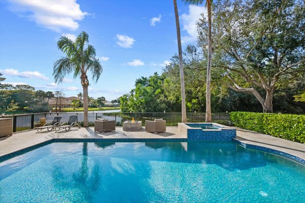 Exterior, Pool, Water
