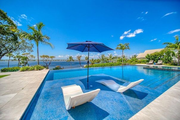 Exterior, Pool, Water