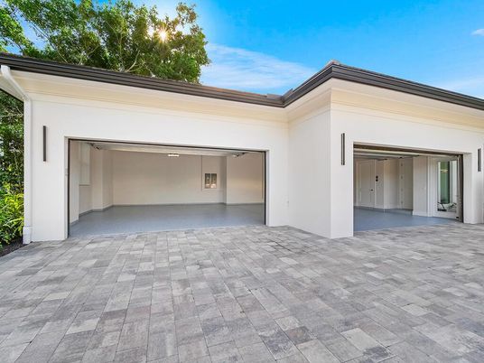 Detached Garage, Exterior