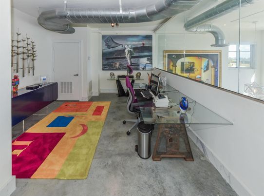 Home Office, Interior