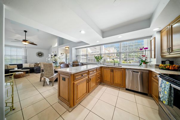 Interior, Kitchen, Living room, Recessed Lighting, Stainless Steel Appliances