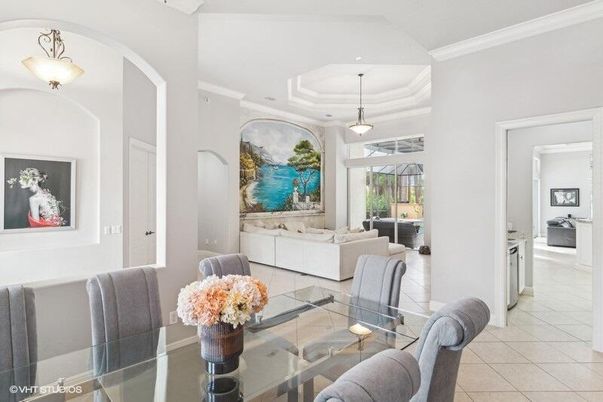 Dining room, Interior, Living room, Pendant Lights, Recessed Lighting