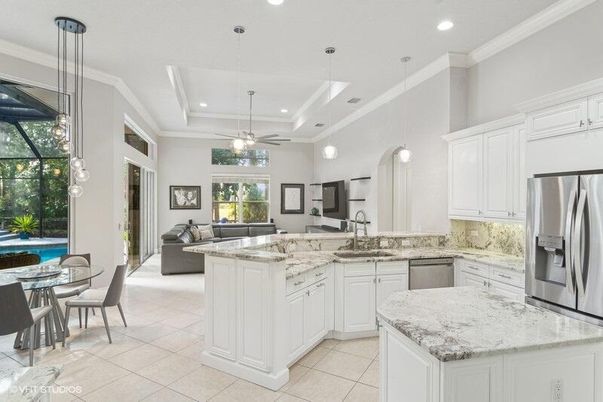 Dining room, Interior, Kitchen, Living room, Pendant Lights, Recessed Lighting, Stainless Steel Appliances