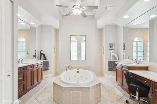 Bathroom, Dual Sink Vanities, Interior, Recessed Lighting