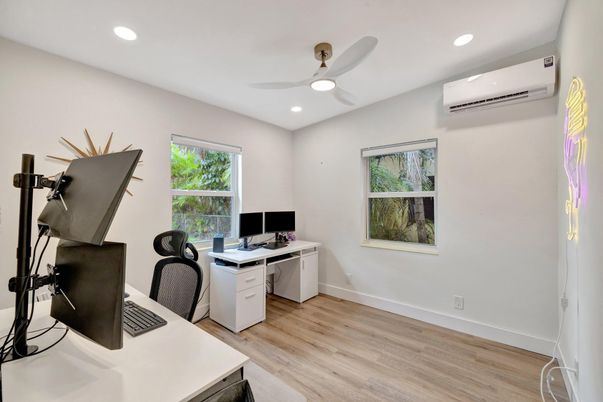 Home Office, Interior, Recessed Lighting, Wood Texture Flooring