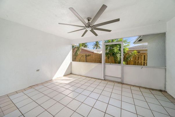 Empty room, Interior, Sun Room