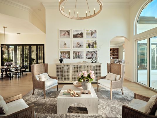Chandelier, Dining room, Interior, Living room, Pendant Lights, Wood Texture Flooring