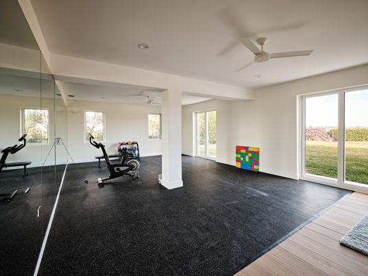 Fitness Equipment, Interior, Recessed Lighting, Wood Texture Flooring