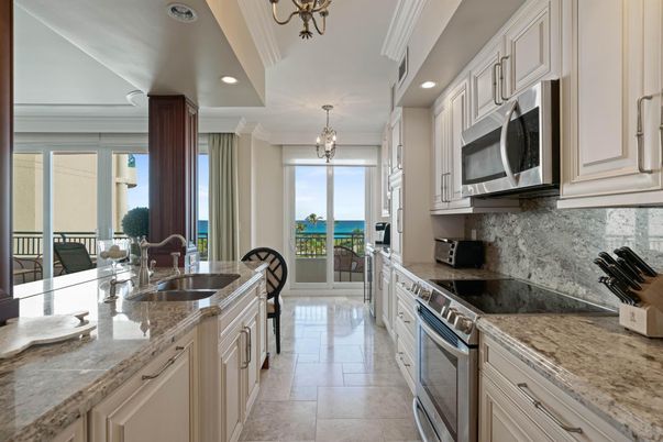 Chandelier, Interior, Kitchen, Recessed Lighting, Stainless Steel Appliances, Water