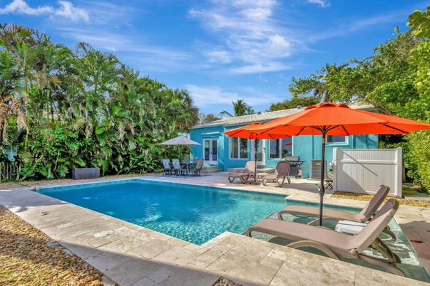 Exterior, Pool