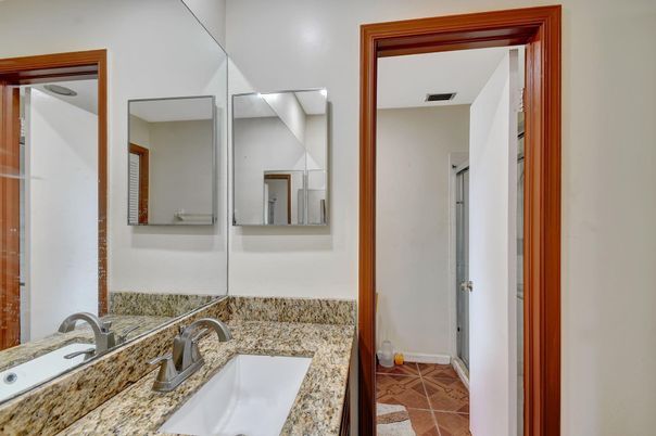 Bathroom, Dual Sink Vanities, Interior