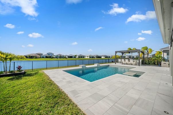 Exterior, Pool, Water
