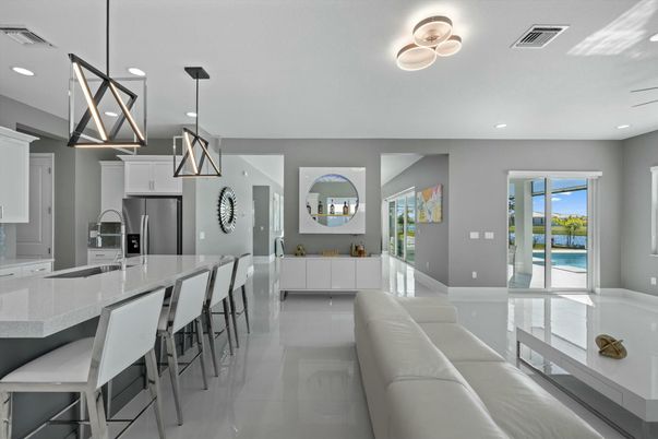 Interior, Kitchen, Living room, Pendant Lights, Recessed Lighting, Stainless Steel Appliances