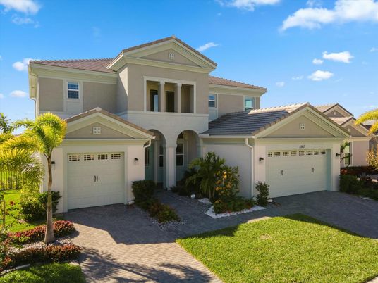 Attached, Exterior, Facade, Mediterranean