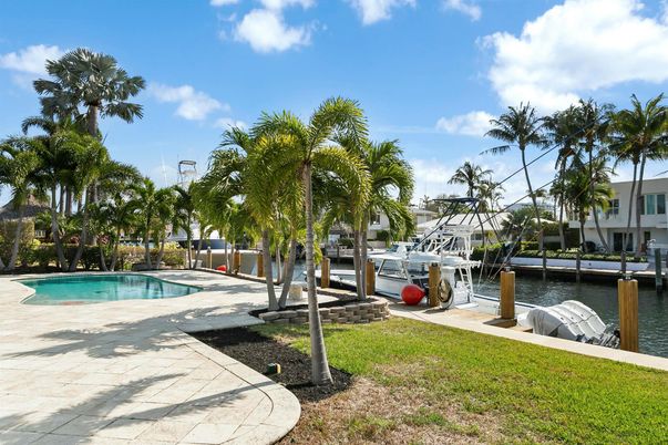 Exterior, Lake, Pool