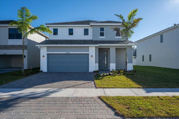 Attached, Exterior, Facade, Mediterranean