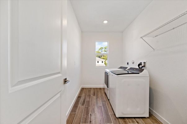 Interior, Recessed Lighting, Washer, Wood Texture Flooring