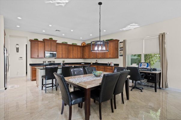 Dining room, Interior, Kitchen, Pendant Lights, Recessed Lighting, Stainless Steel Appliances