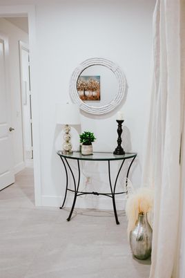 Home Office, Interior
