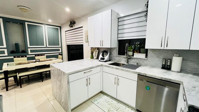 Dining room, Interior, Kitchen, Recessed Lighting, Stainless Steel Appliances