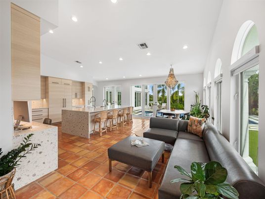 Chandelier, Dining room, Interior, Kitchen, Living room, Recessed Lighting