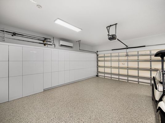 Garage, Interior