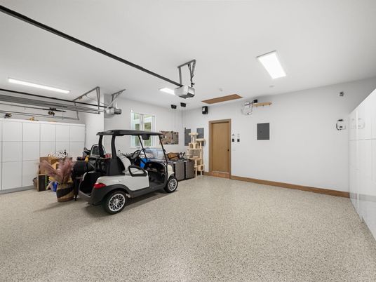 Garage, Interior