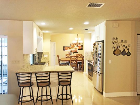Chandelier, Dining room, Interior, Kitchen, Recessed Lighting, Stainless Steel Appliances