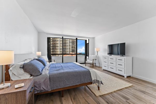 Bedroom, Interior, Water, Wood Texture Flooring